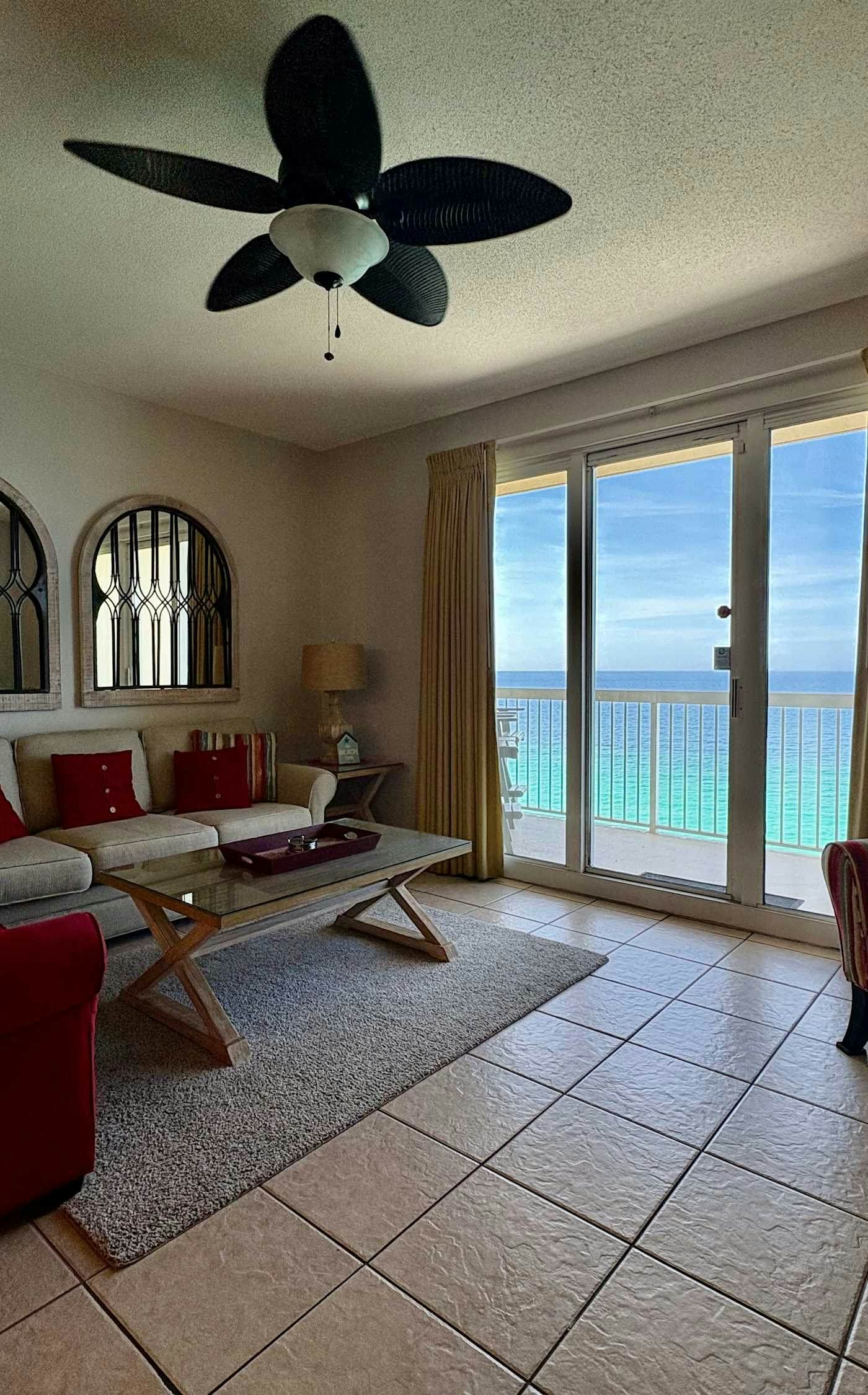 Coastal Beach Front with Pools, Beach access, Gym