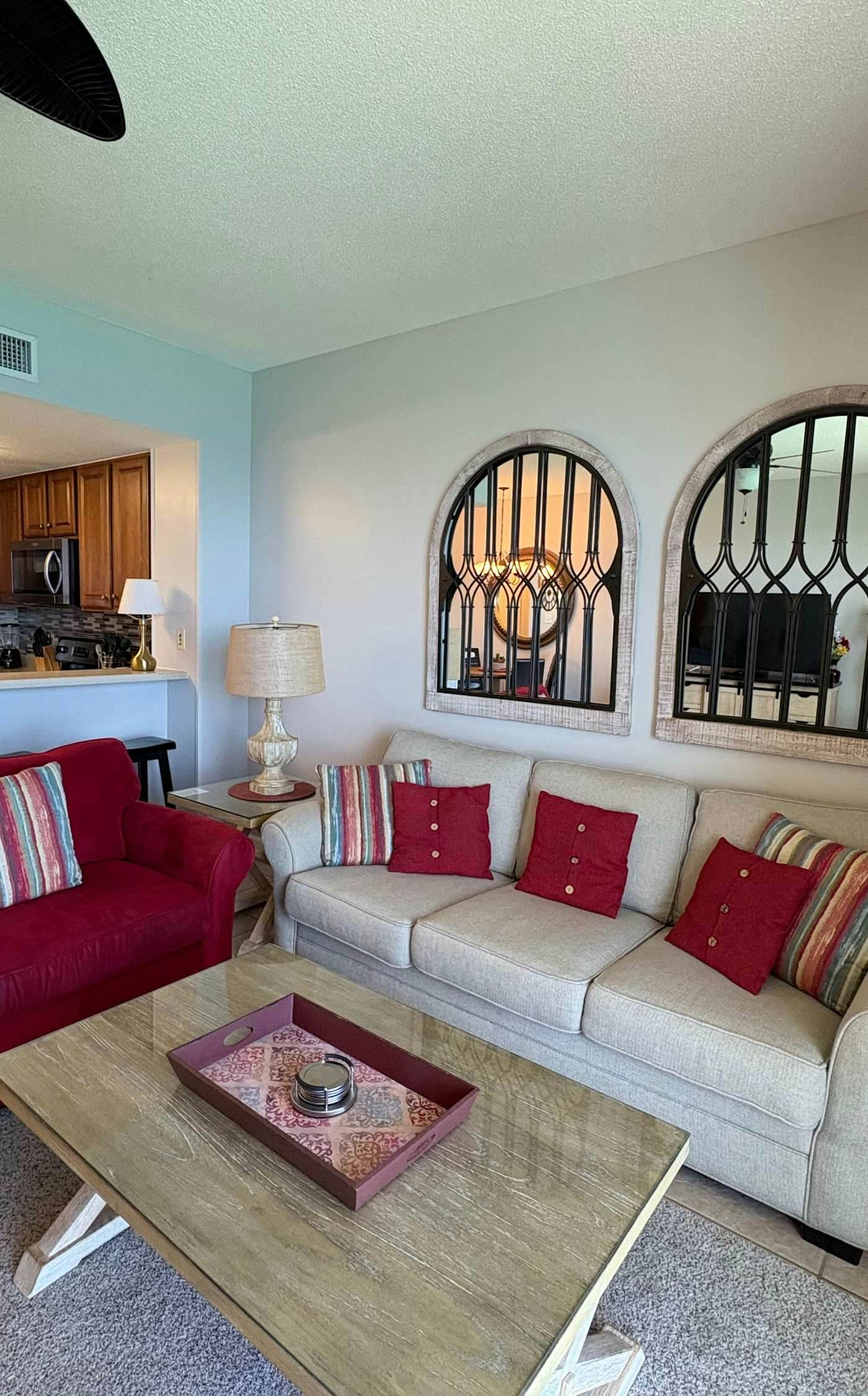 Coastal Beach Front with Pools, Beach access, Gym