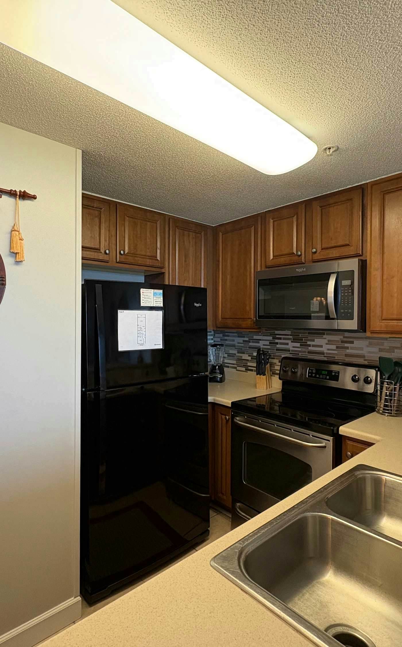 Coastal Beach Front with Pools, Beach access, Gym