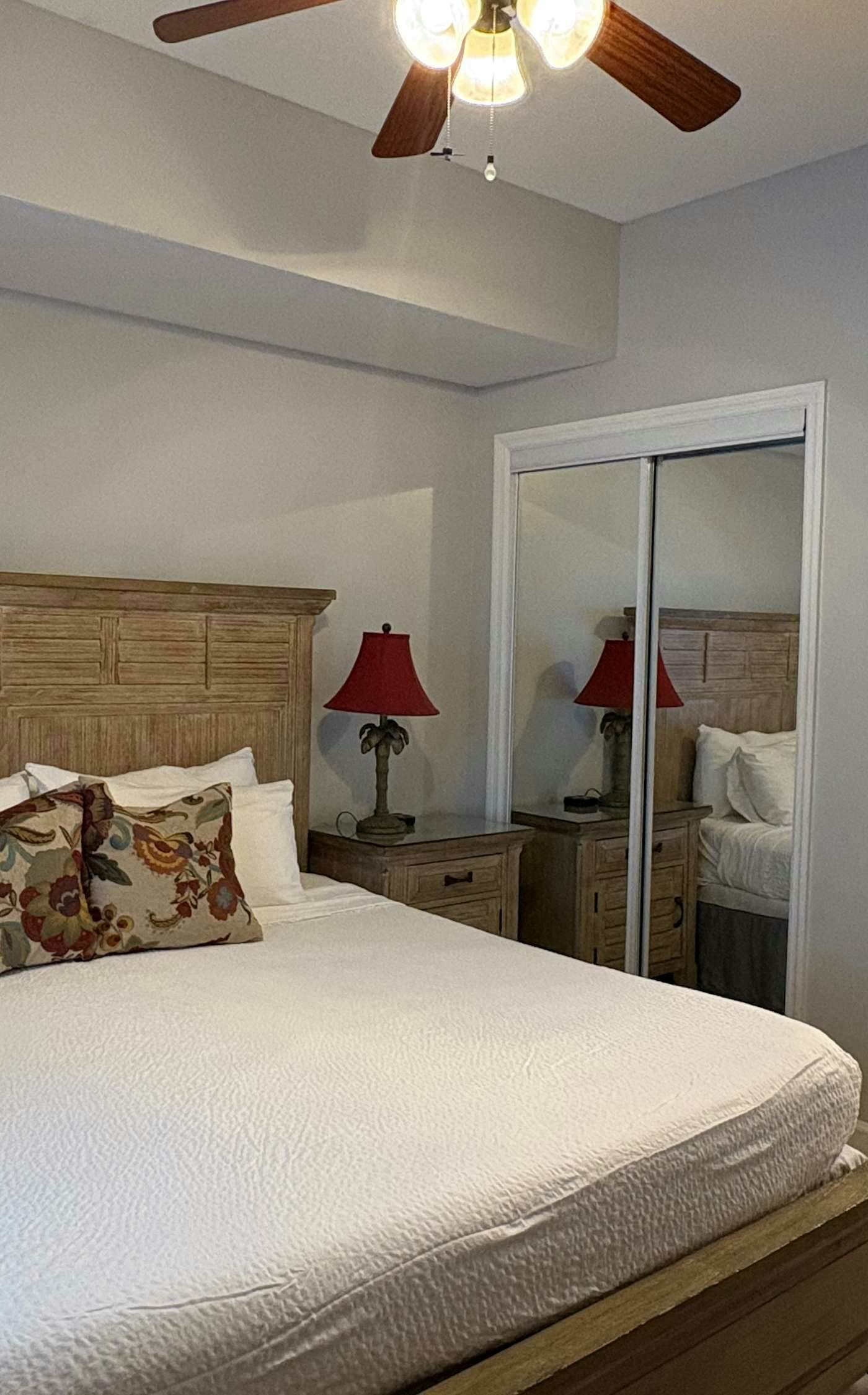 Coastal Beach Front with Pools, Beach access, Gym