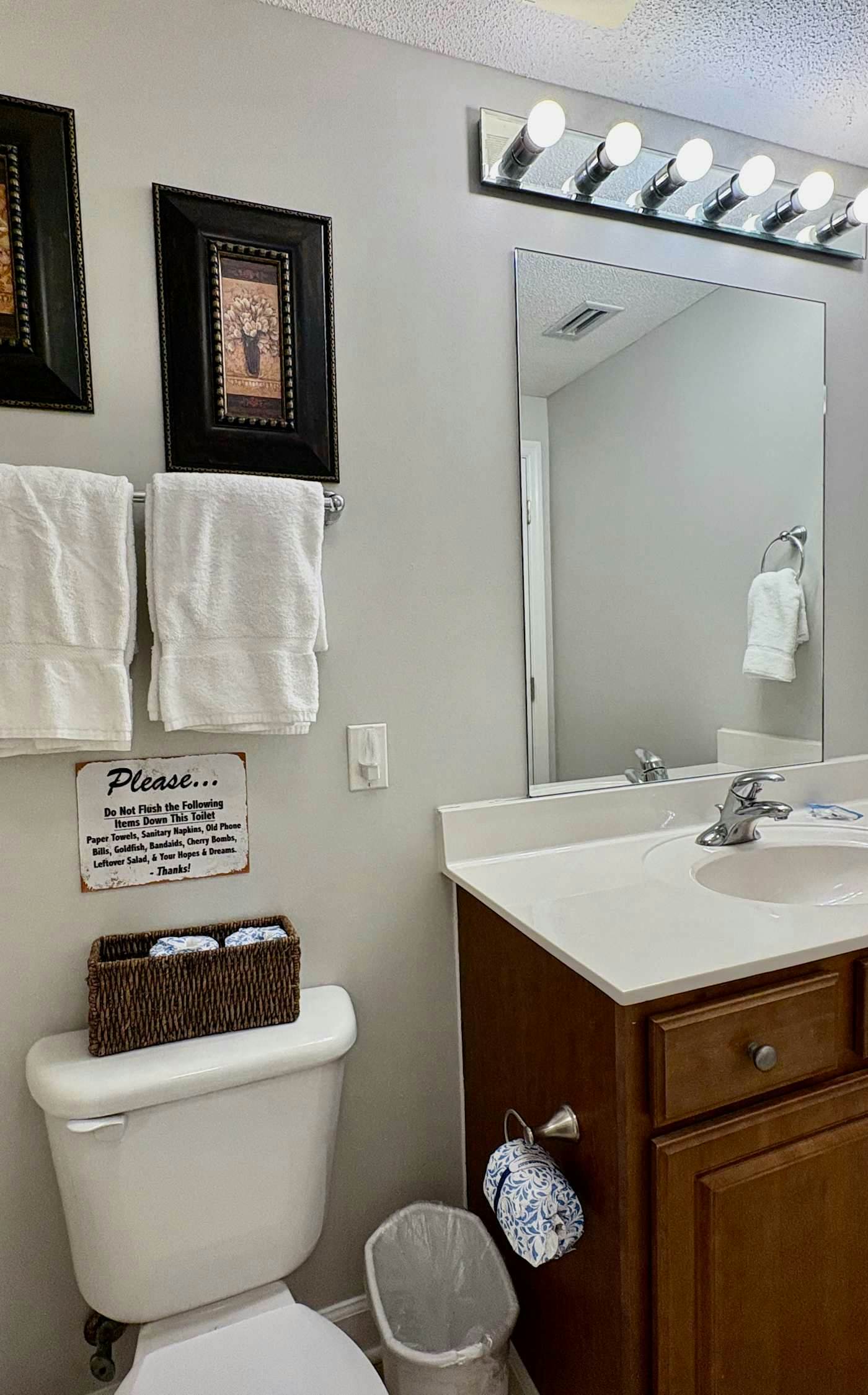 Coastal Beach Front with Pools, Beach access, Gym