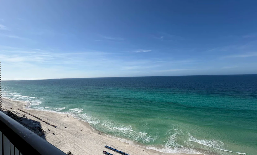 Coastal Beach Front with Pools, Beach access, Gym