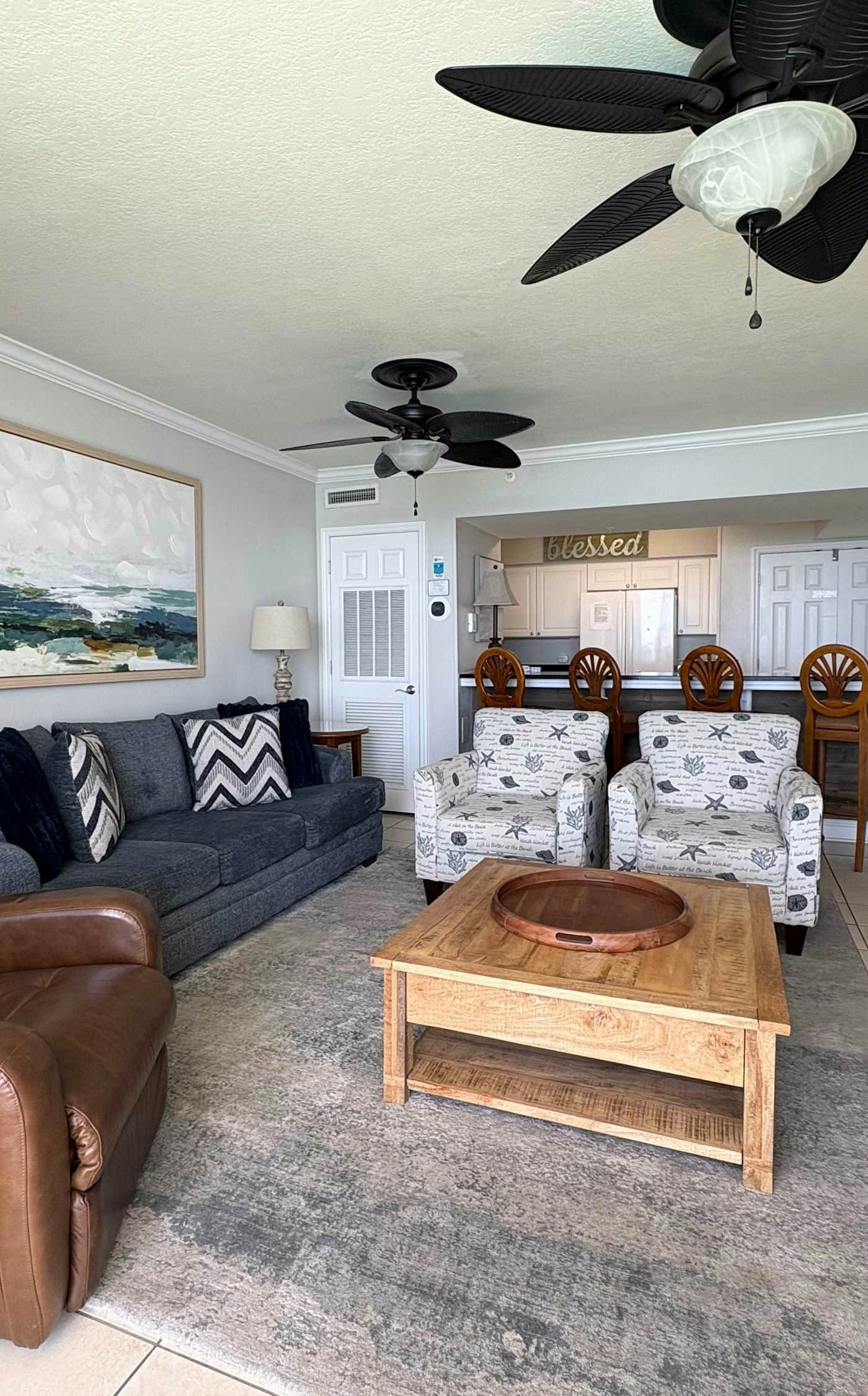 Oceanfront, 23rd floor Condo, Pools, Gym, Wifi