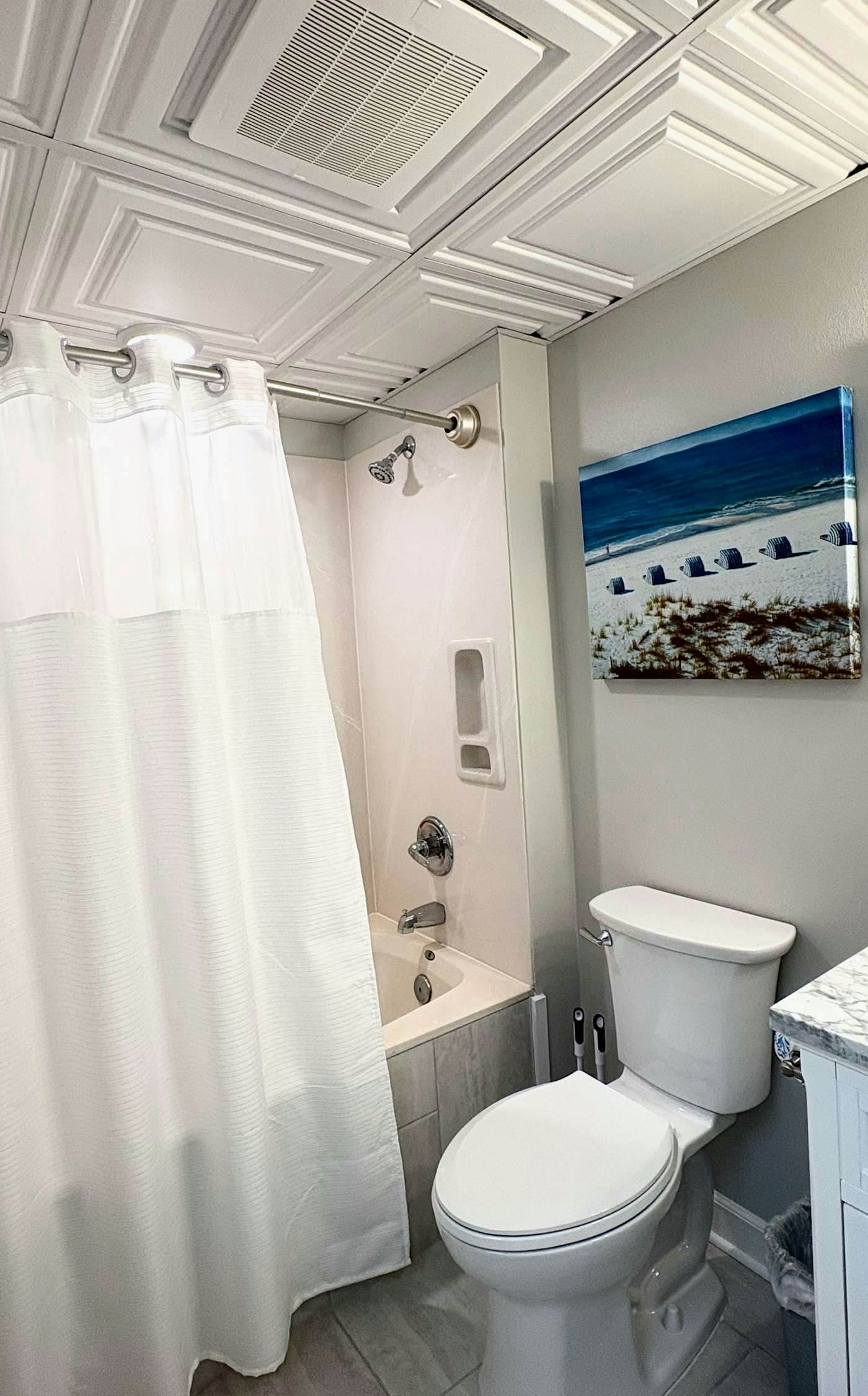 Oceanfront, 23rd floor Condo, Pools, Gym, Wifi