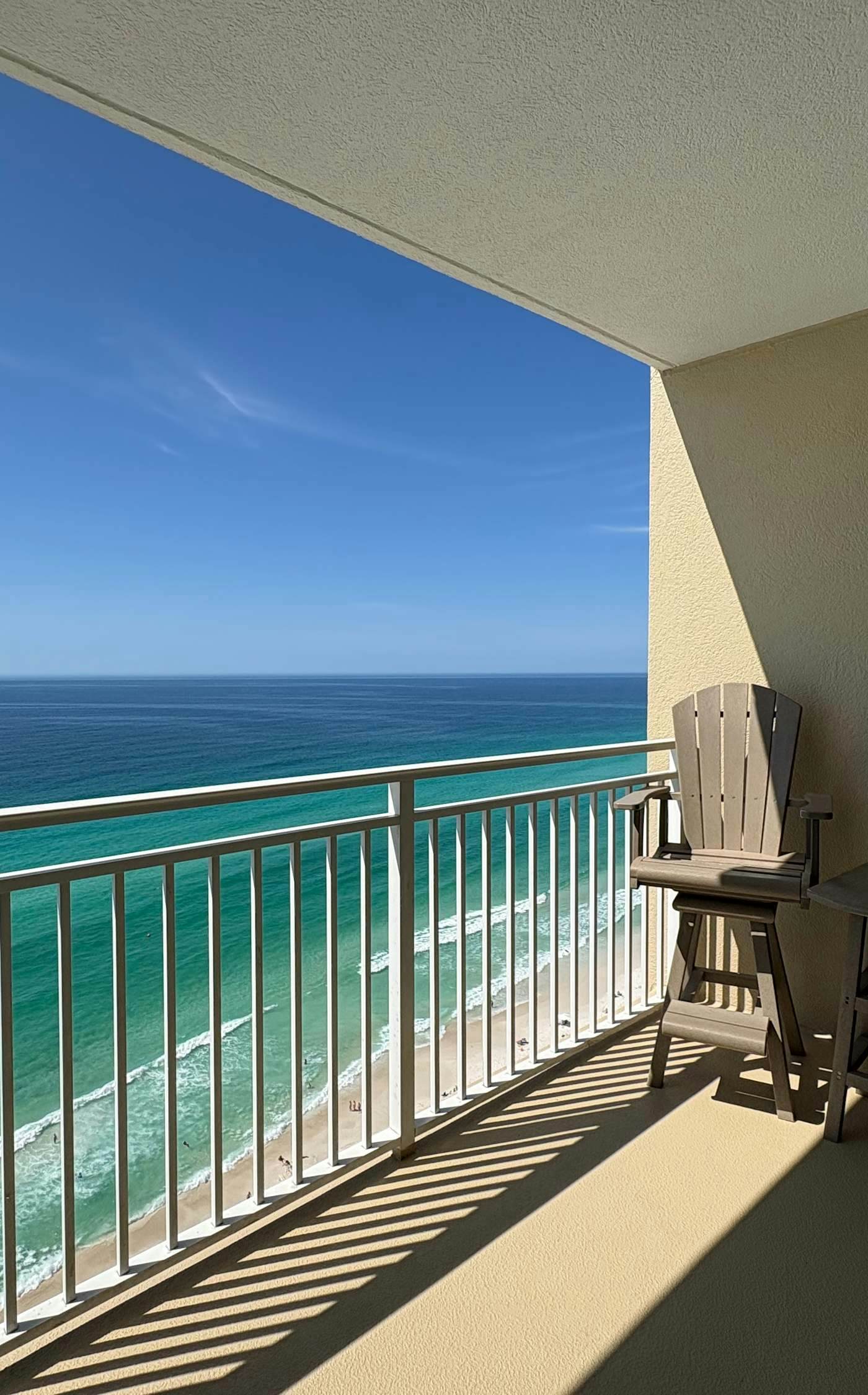 Oceanfront, 23rd floor Condo, Pools, Gym, Wifi