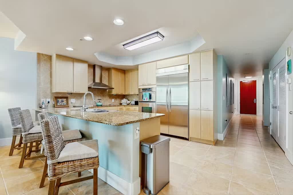 Waterside resort with lazy river, marina, pools and internet