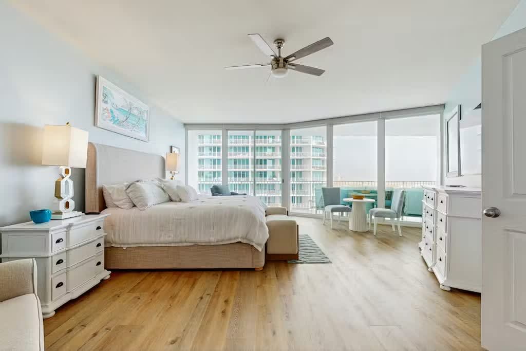 Waterside resort with lazy river, marina, pools and internet