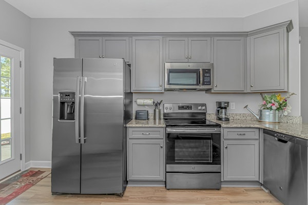 Cozy Updated 2BR Home for 5! Short Drive to Beach!