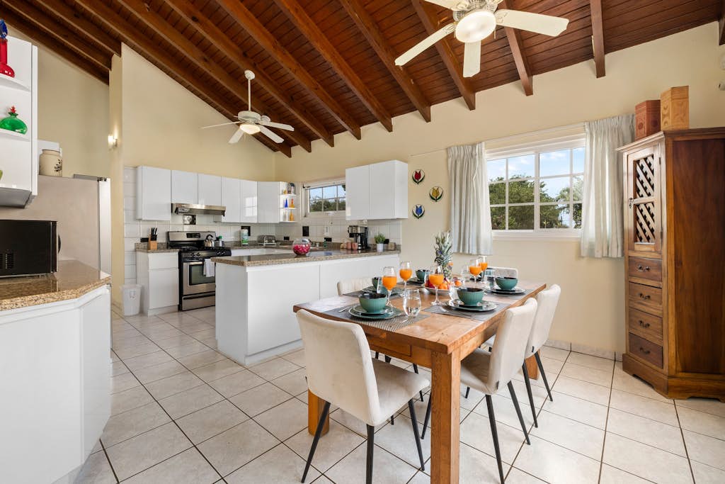 Spacious 5-Bedroom Villa with Pool & Mini Golf
