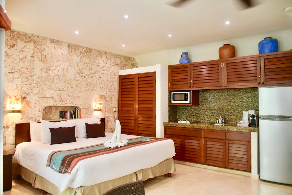 Beautiful Garden View Studio. Playa Palms 108