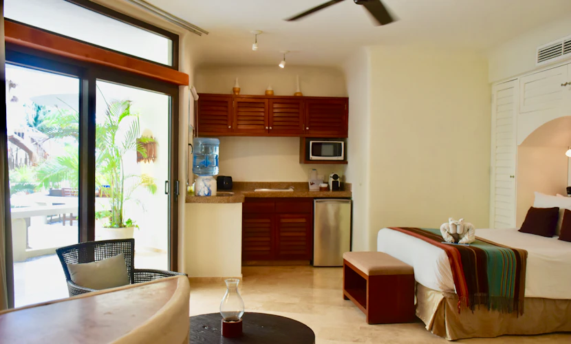 Amazing studio with ocean view in the heart of Playa del Carmen. 210