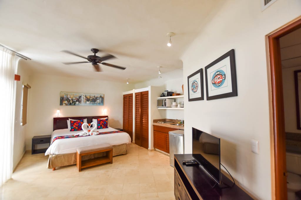 Amazing studio with ocean view in the heart of Playa del Carmen. 212