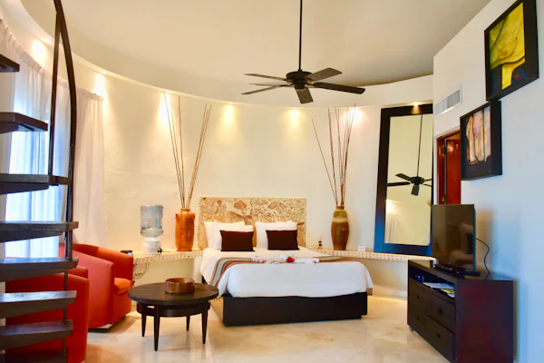 Ocean front suite. Playa Palms 301