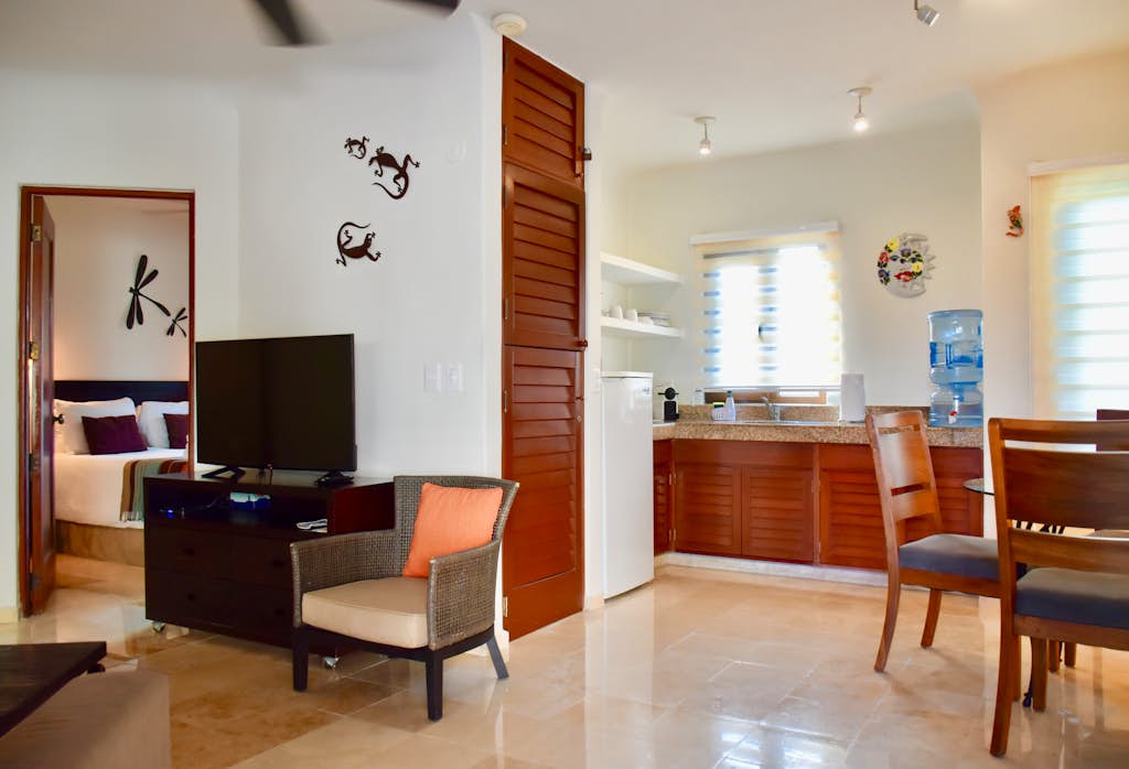 One Bedroom Suite, Ocean Garden View. 307