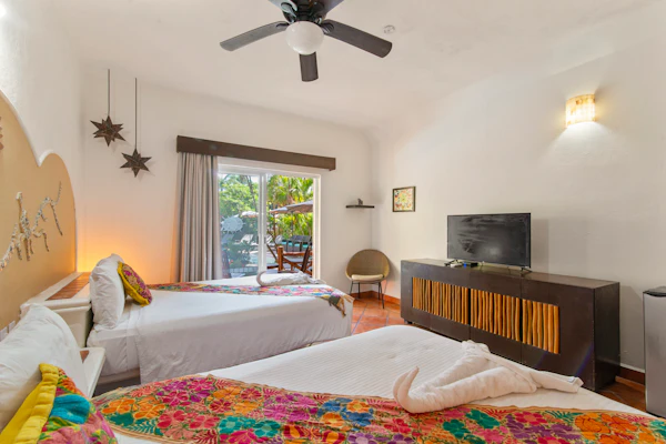 Riviera del Sol Amazing Double Queen Junior Suite 102