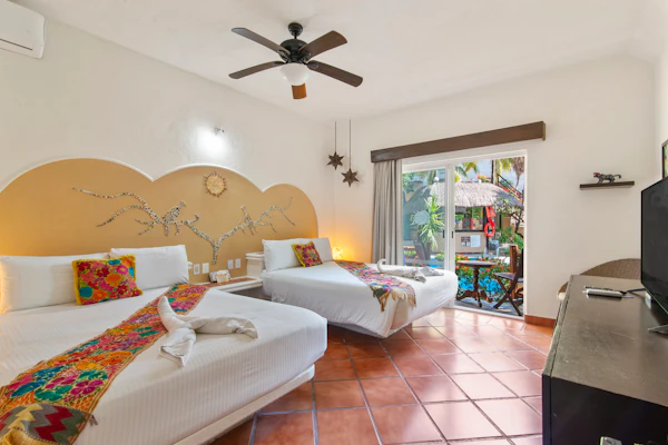 Riviera del Sol Amazing Double Queen Junior Suite 103