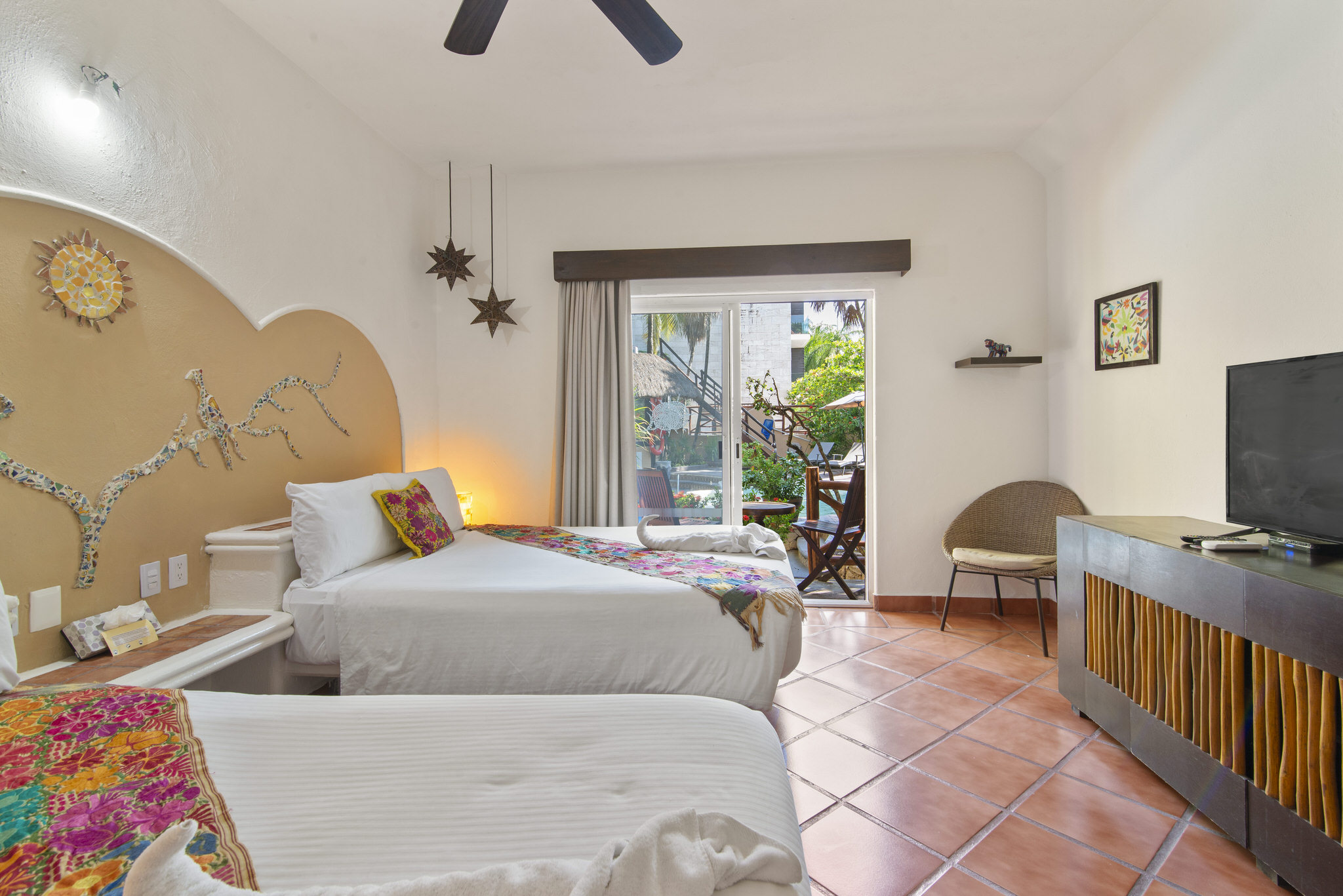 Riviera del Sol Amazing Double Queen Junior Suite 103