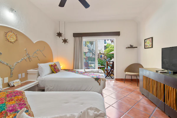 Riviera del Sol Amazing Double Queen Junior Suite 103