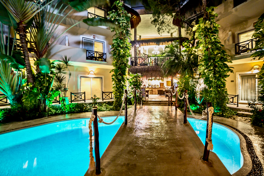 Riviera del Sol King Size Junior Suite, 104