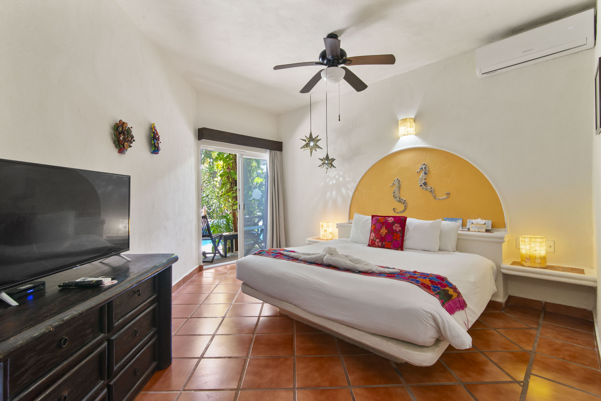 Riviera del Sol Amazing King Size Junior Suite 105