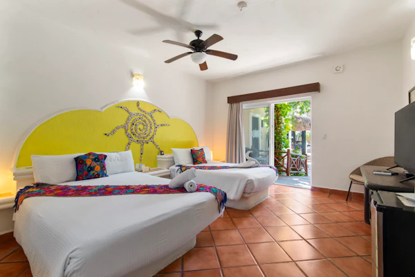 Riviera del Sol Amazing Double Queen Junior Suite 107