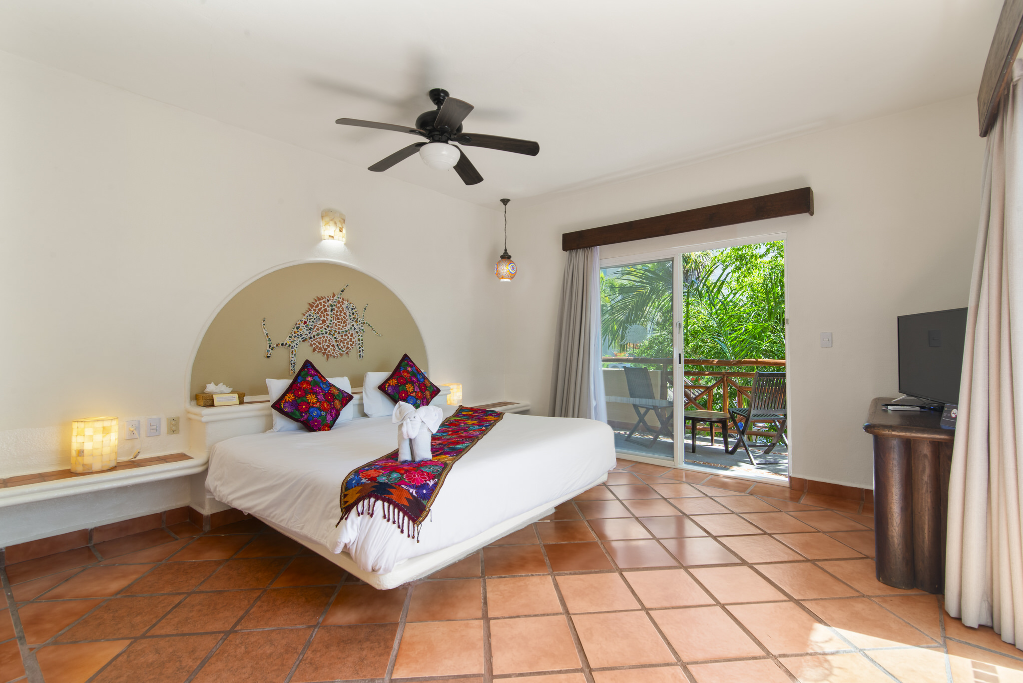 Riviera del Sol Amazing King Size Deluxe Suite 201