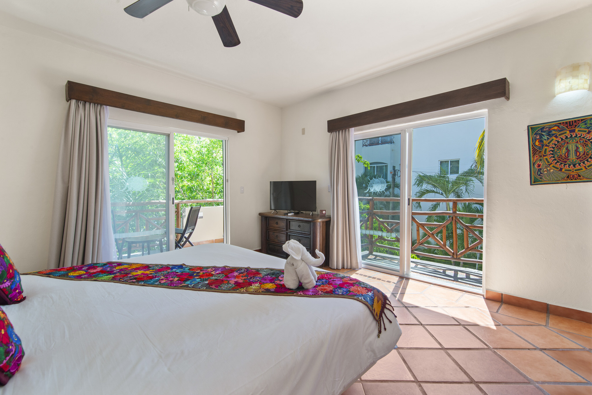 Riviera del Sol Amazing King Size Deluxe Suite 201