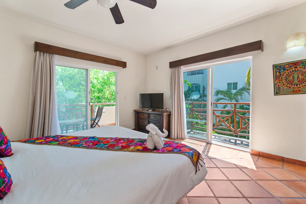 Riviera del Sol Amazing King Size Deluxe Suite 201