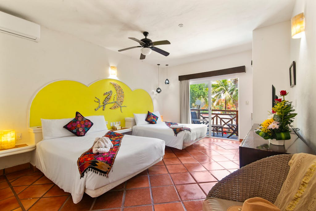 Riviera del Sol Amazing Double Queen Deluxe Suite 202