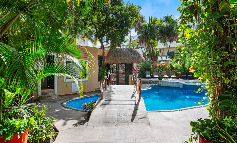 Riviera del Sol Amazing Double Queen Deluxe Suite 202