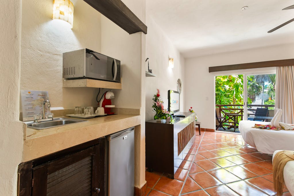 Riviera del Sol Amazing Double Queen Deluxe Suite 203