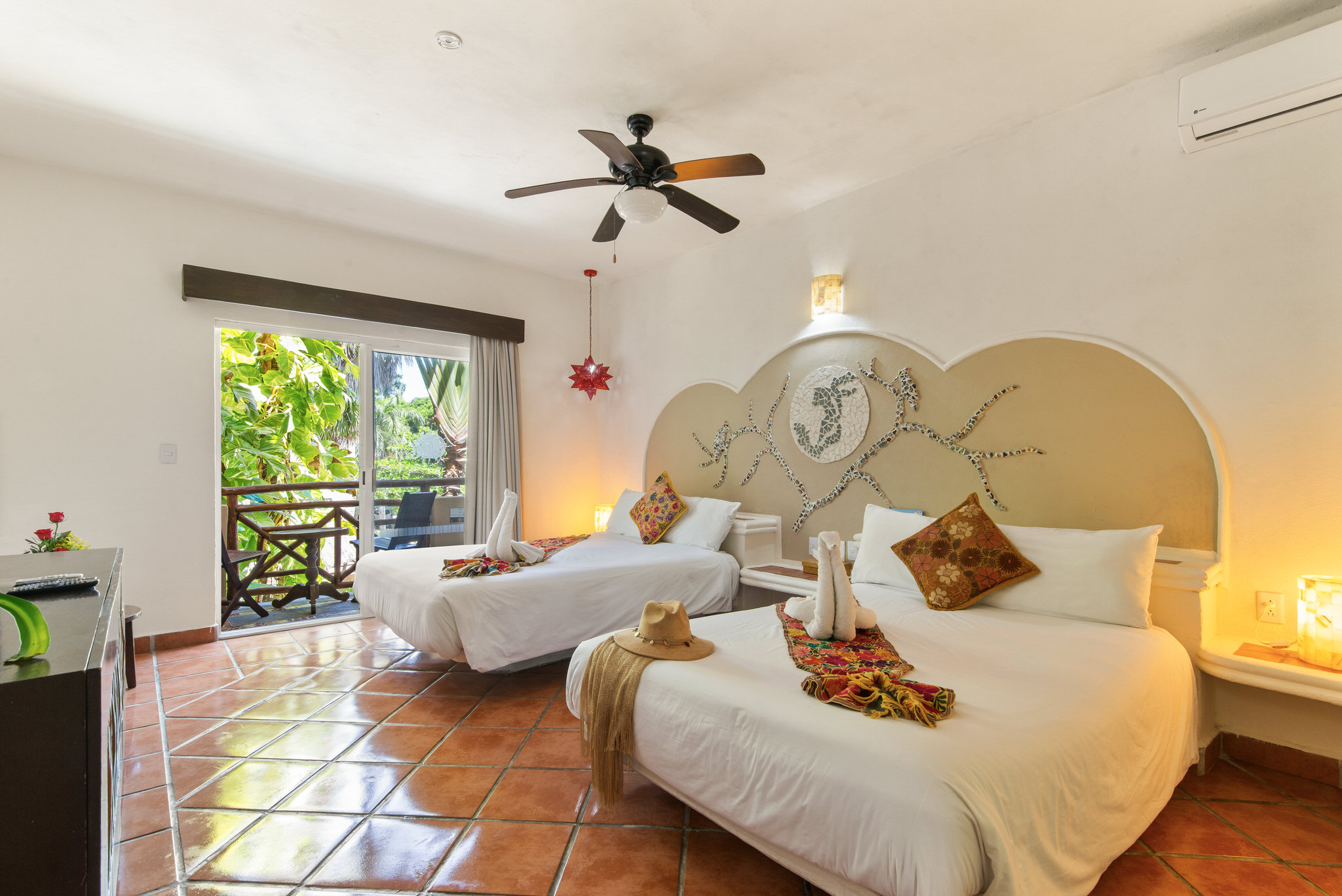 Riviera del Sol Amazing Double Queen Deluxe Suite 203