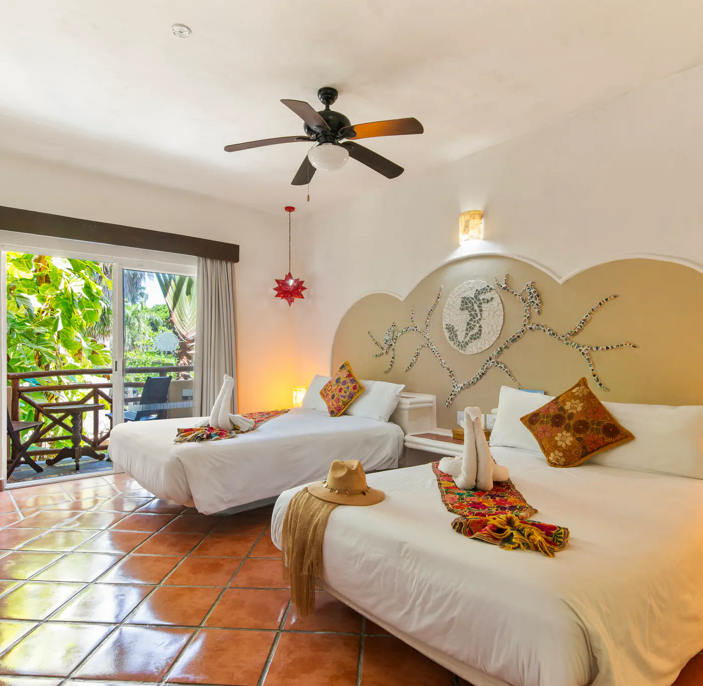 Riviera del Sol Double Queen Deluxe Suite, 203