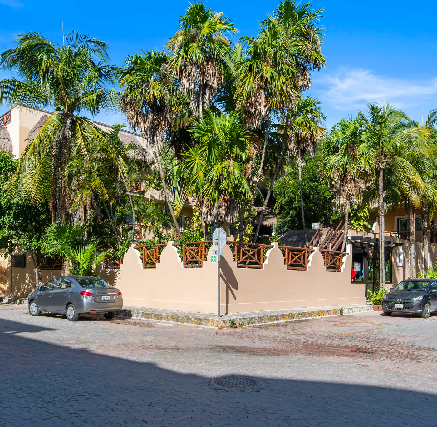 Riviera del Sol Double Queen Deluxe Suite, 203