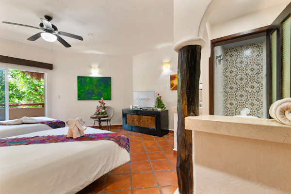 Riviera del Sol Amazing Double Queen Deluxe Suite 206