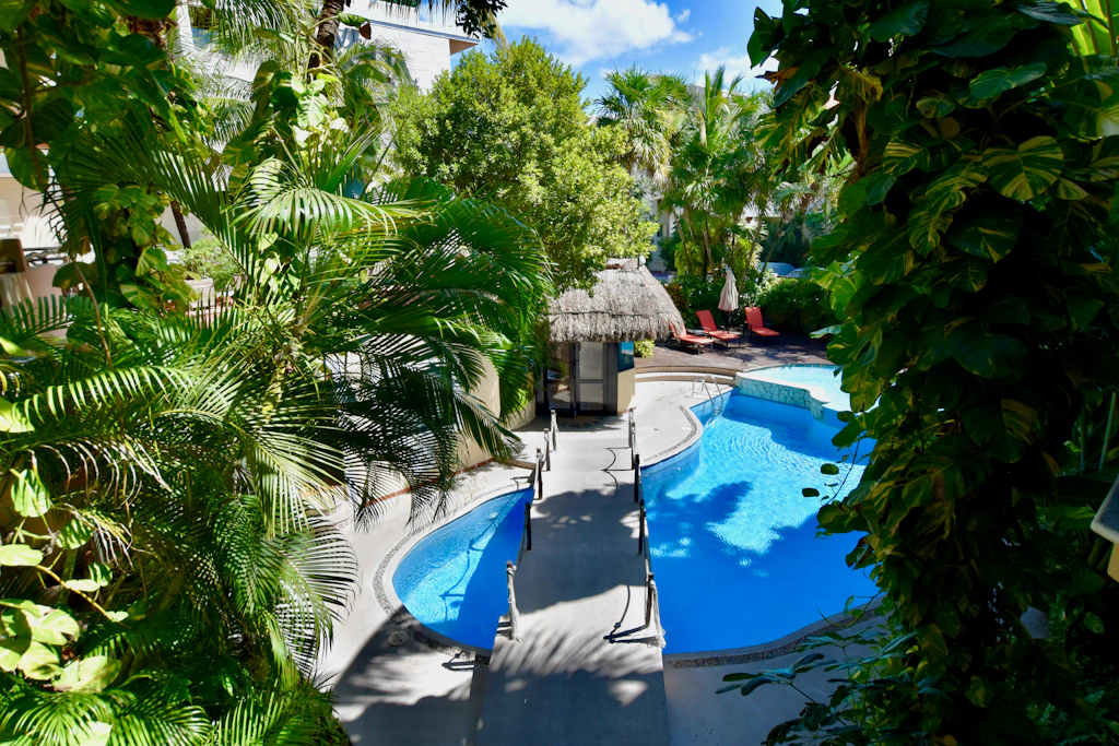 Riviera del Sol Double Queen Deluxe Suite, 207