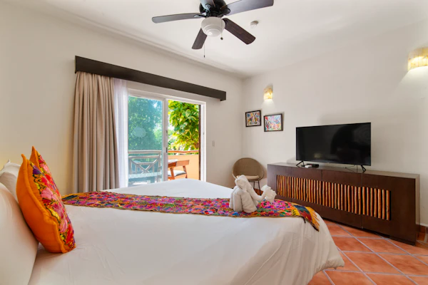 Riviera del Sol Amazing King Size Deluxe Suite 208