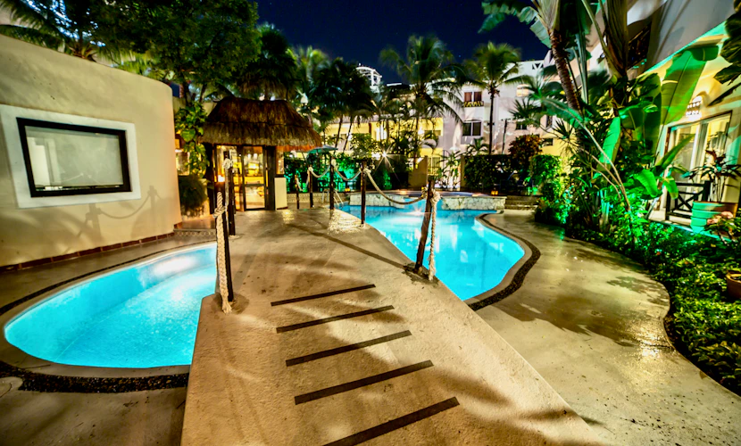 Riviera del Sol Amazing Double Queen Junior Suite 303