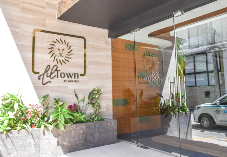 Lil town Menesse by Casago