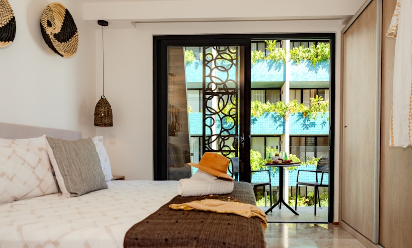 Town Studio Private Balcony & Terrace with Sea View