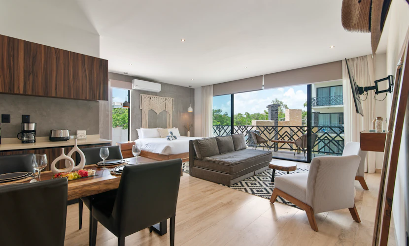 Cozy Apartment | Pools, Rooftop & Balcony | Casago