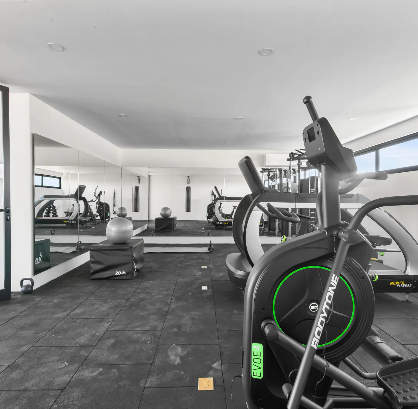 Paravian Paravian A505