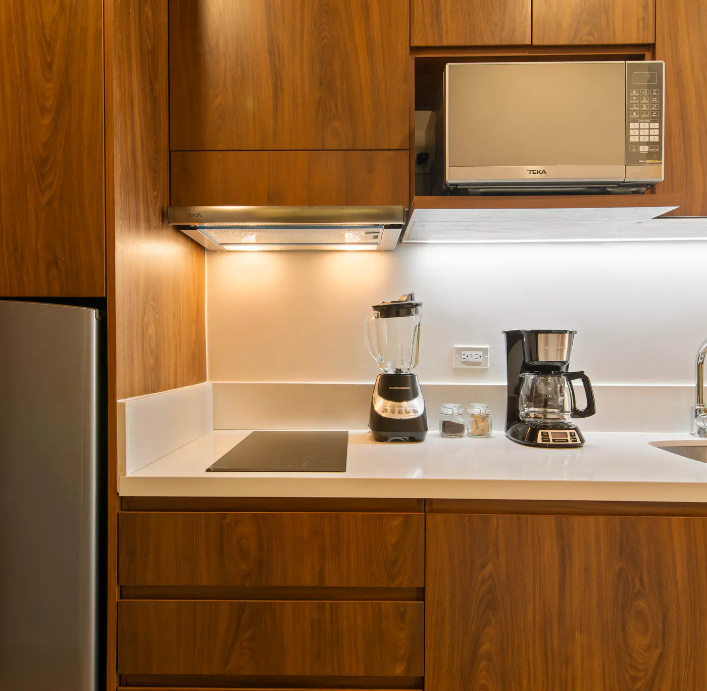 Paravian Paravian A302