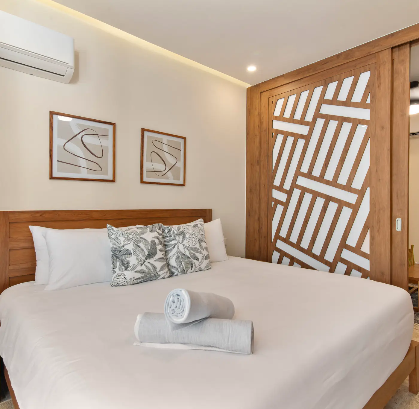 Paravian Paravian A302