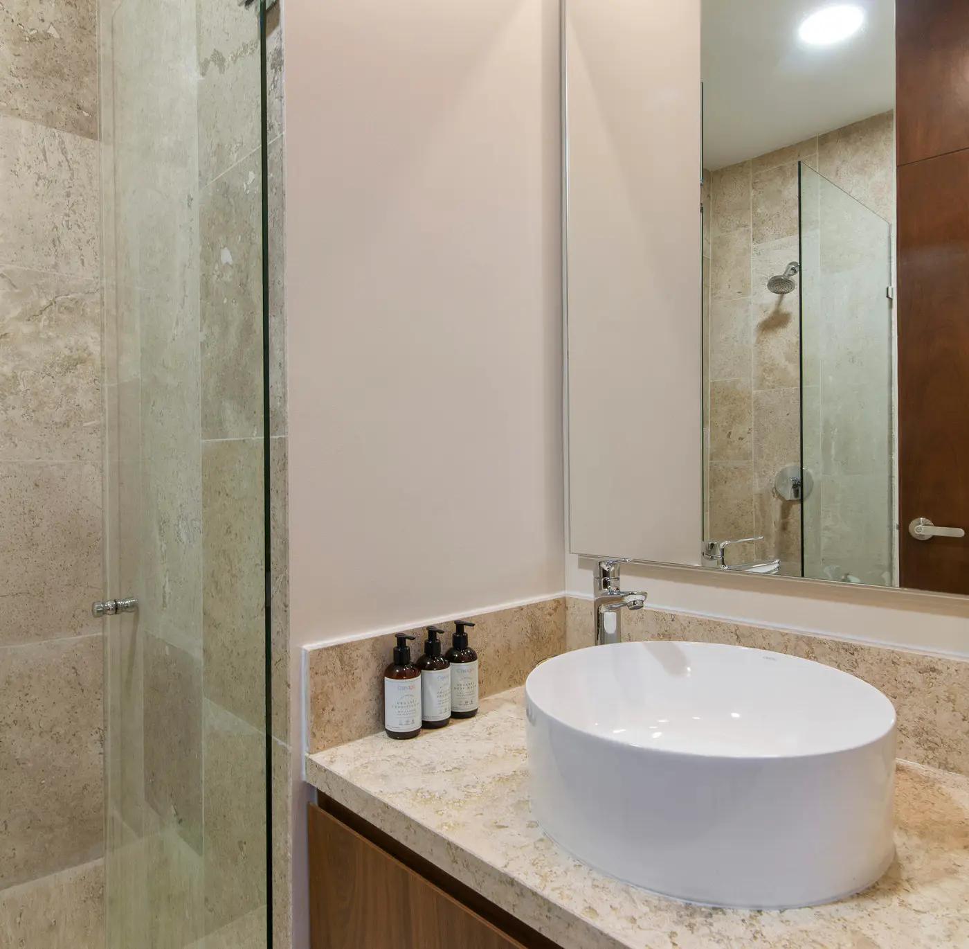 Paravian Paravian A302