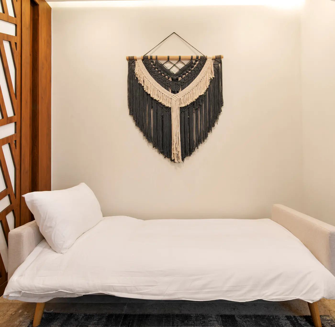 Paravian Paravian A302