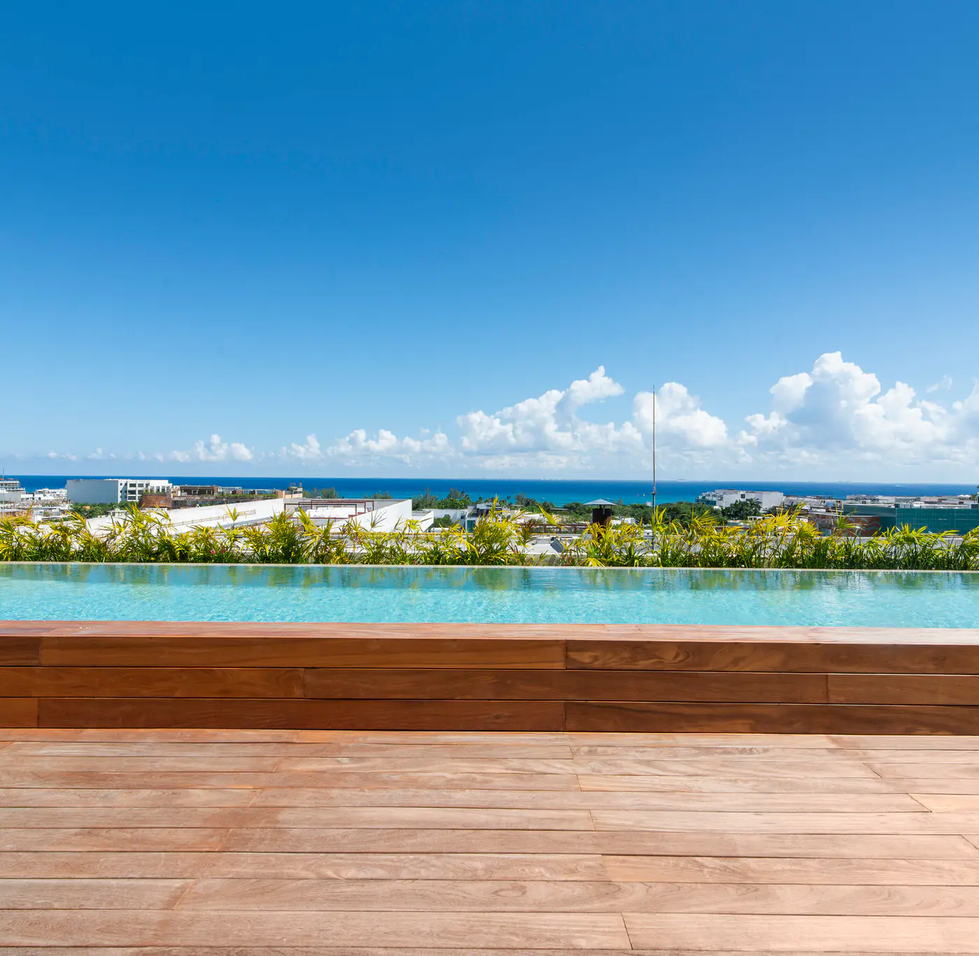 Paravian Paravian A302