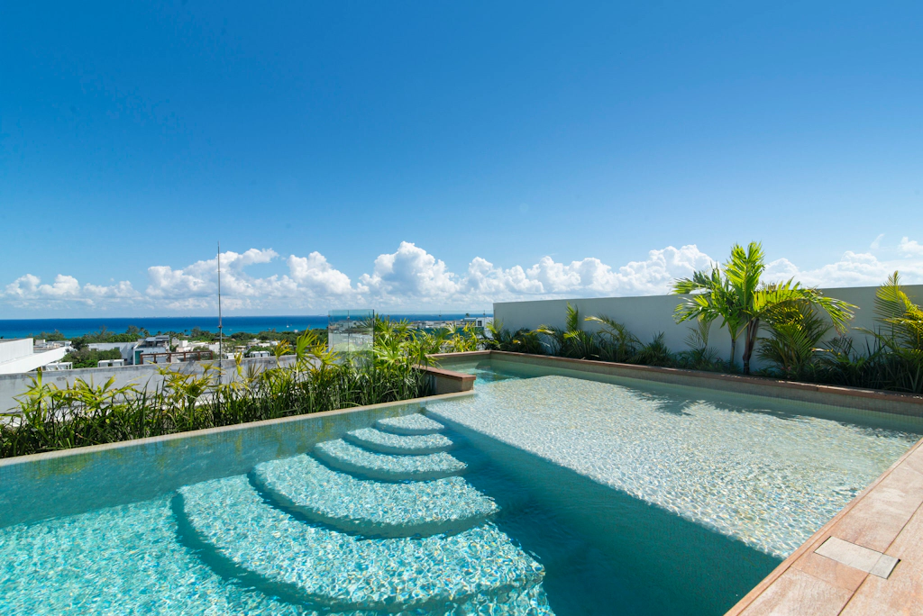 Paravian Paravian A302