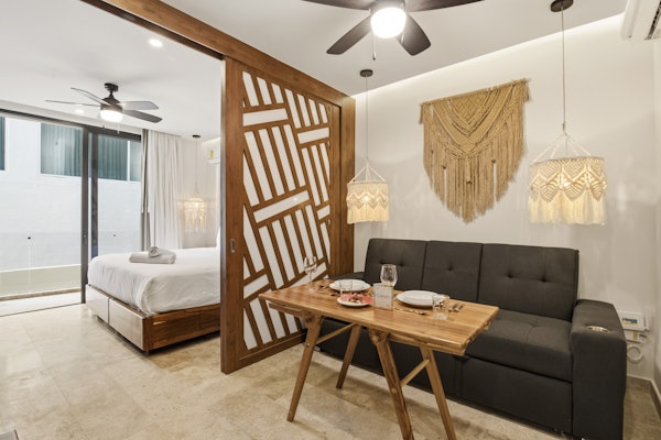 Studio Near Beach & Supermarket | King Bed | Casago