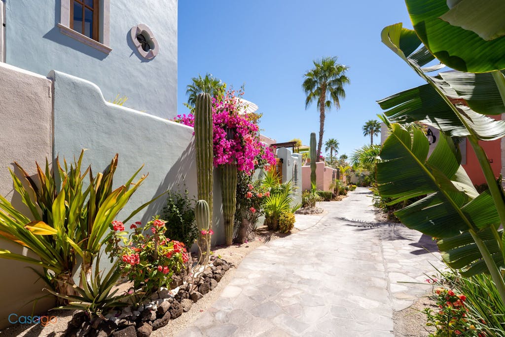 Discover this charming 2-bedroom home located in Founders area!